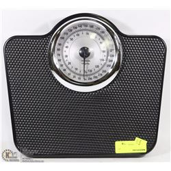 BATHROOM SCALE (MAX 300LBS)