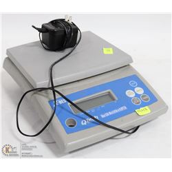 Q-TECH X-RES 12 COUNTING MACHINE (12 LB CAPACITY)