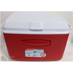 RUBBERMAID COOLER HOLDS 68 CANS