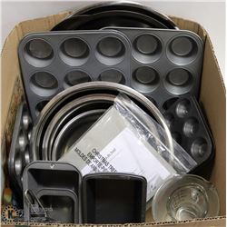 BOX FULL OF BAKING ACCESSORIES INCL. 6