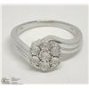 Image 1 : STERLING SILVER 7 DIAMOND FLOWER RING