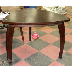 TRIANGULAR BAR HEIGHT TABLE