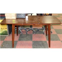 SOLID WOOD BUTTERFLY LEAF KITCHEN TABLE
