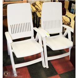 PAIR OF PLASTIC FOLDING CHAIRS