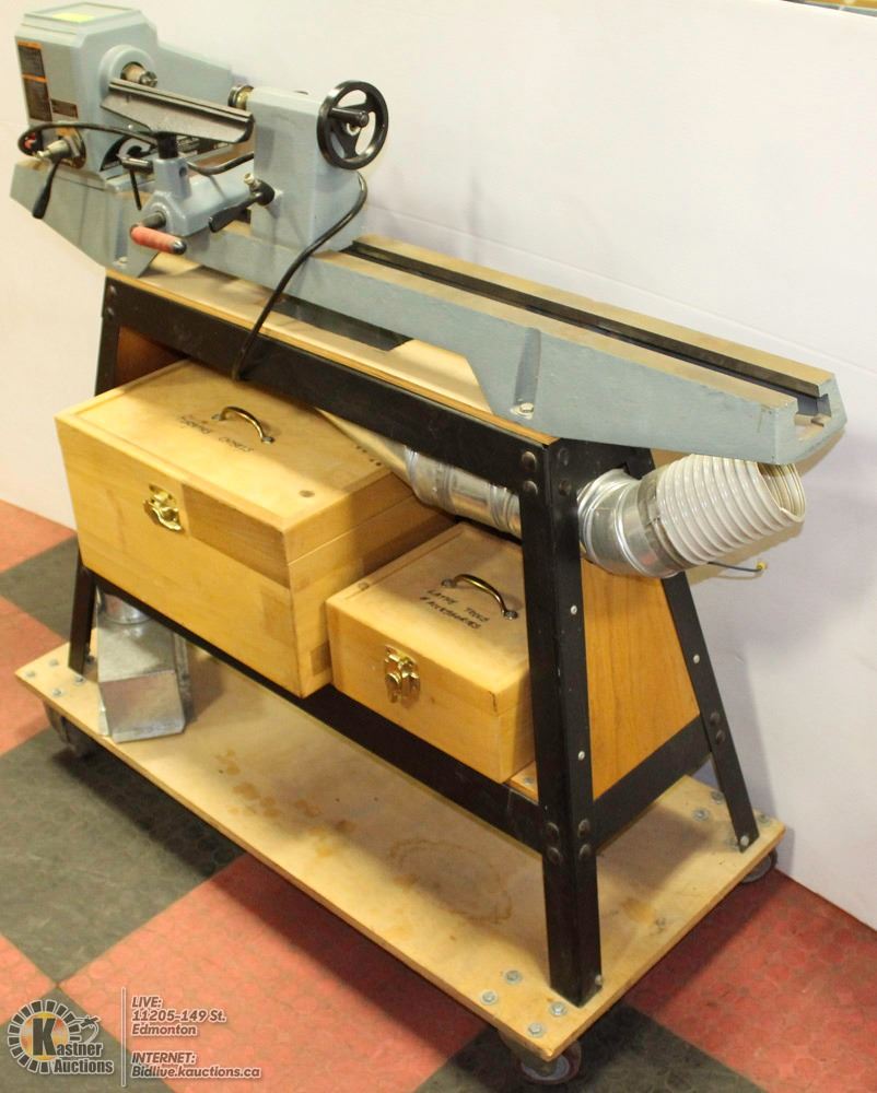 DELTA WOOD LATHE WITH CHISELS AND ACCESSORIES
