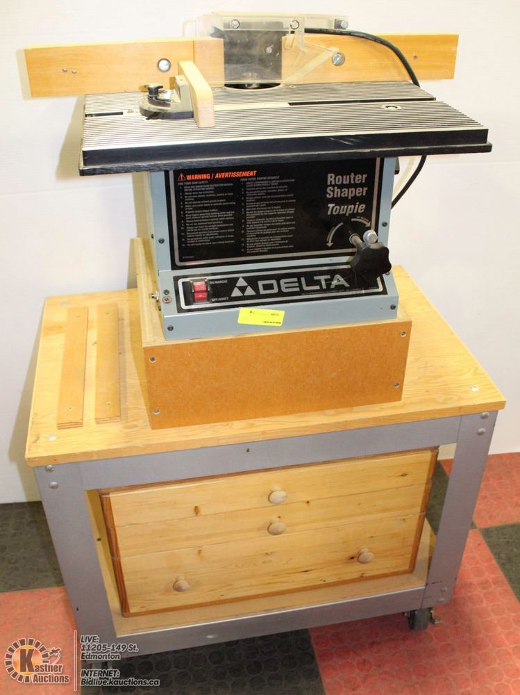 DELTA ROUTER TABLE WITH LARGE ASSORTMENT OF BITS