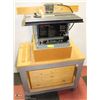 Image 1 : DELTA ROUTER TABLE WITH LARGE ASSORTMENT OF BITS
