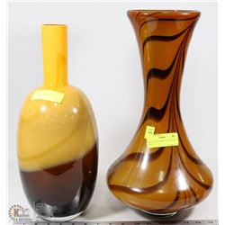 SET OF TWO LARGE GLASS FLOWER VASES