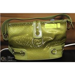 GREEN SNAKESKIN STYLE HANDBAG WITH CIRCLE CLOSURE