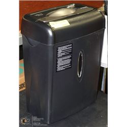 CASEMATE AU675XB PAPER SHREDDER