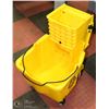 Image 1 : MOP BUCKET AND WRINGER