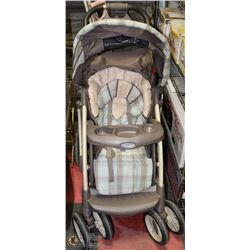 GRACO DELUXE STROLLER WITH TEMPERATURE GAUGE