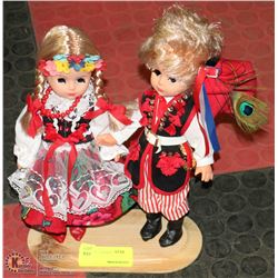 PAIR OF UKRAINIAN DOLLS