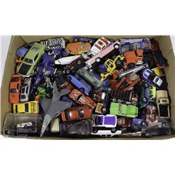 FLAT OF HOT WHEELS & DIECAST TOYS