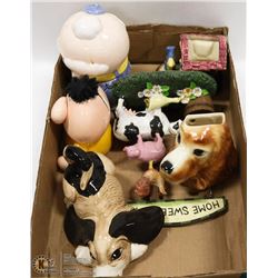 FLAT OF VINTAGE COLLECTIBLES