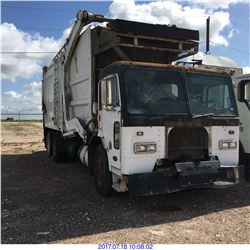 2009 - PETERBILT 320 // DIESEL