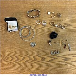 ASSORTED COSTUME JEWELRY