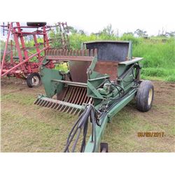 CROWN 3 BATT HYDRAULIC DRIVE ROCK PICKER