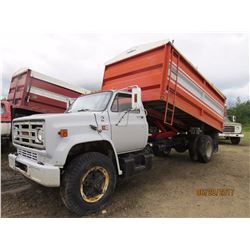 1981 GMC 7000 SINGLE AXLE GRAIN TRUCK