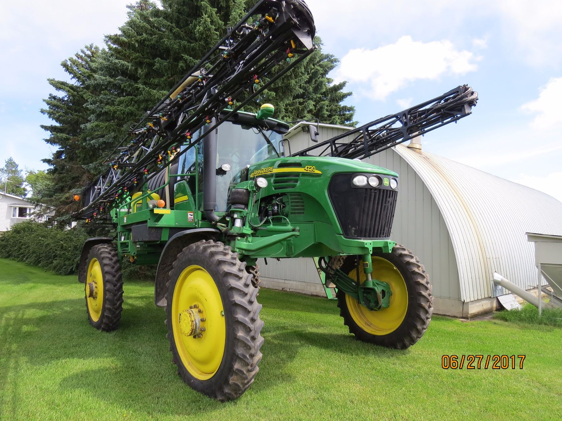 JOHN DEERE 4720 SPRAYER