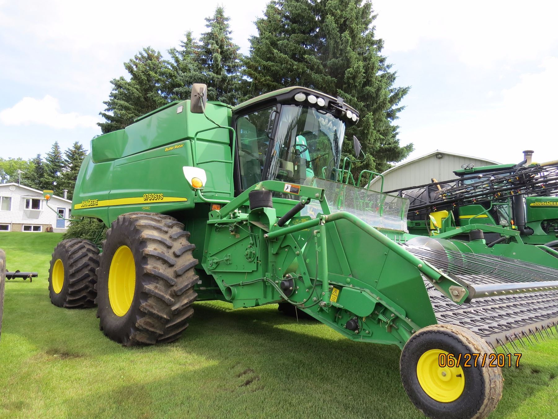 JOHN DEERE 9760 STS COMBINE john-deere-9760-sts-combine