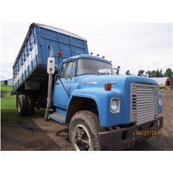 1975 IH 1850 SINGLE AXLE GRAIN TRUCK