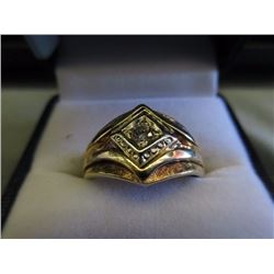 *** FEATURE ITEM *** RING - LARGE SOLITARE (1/4 CT) BRILLIANT FACETED DIAMOND(VS2 CLARITY) IN 10KT Y