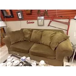 ROLLED ARM UPHOLSTERED COUCH WITH CUSIONS
