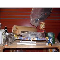 SHELF LOT OF COLLECTABLE & HOUSE HOLD - INCLUDING MASONARY MUGS, COLLECTABE TINS AND MORE