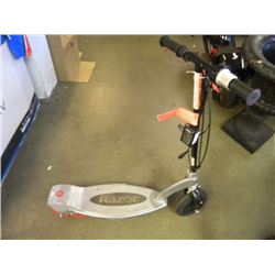RAZOR SCOOTER - ELECTRIC - WITH CHARGER
