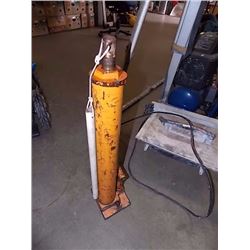 HYDRAULIC JACK WITH 25" HANDLE