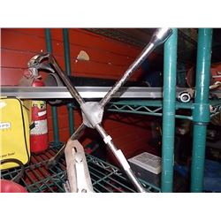 TIRE T-BAR WRENCH