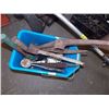 Image 1 : BUCKET ASSORTED HAND TOOLS