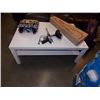 Image 1 : LARGE WHITE COFFEE TABLE