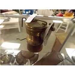 VINTAGE HARD HAT KARASENE LANTERN