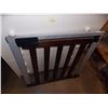 Image 1 : PET / BABY GATE