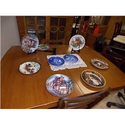 COLLECTOR PLATES - CHRISTMAS THEM - 9 TTL