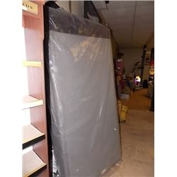 TWIN SIZE X-L BOX SPRING