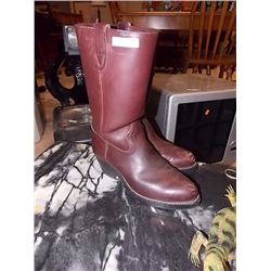 LEATHER BOOTS - SIZE 10 MEN'S