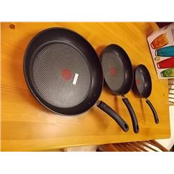 FRYING PANS - 3 TTL