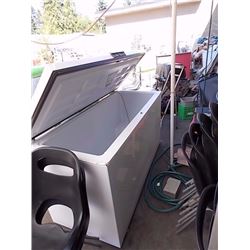 FREEZER - 28" X 5.5'