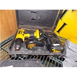 DEWALT 18VOLT - DRILL KIT - 4 PC