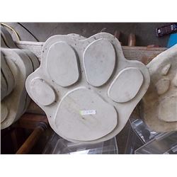 CONCRETE - STEPPING STONE - PAW - MED