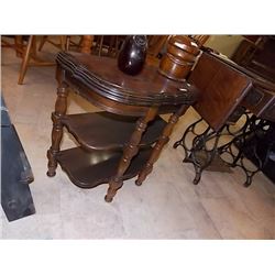 VINTAGE SOLID WOOD ACCENT TABLE - D-TABLE