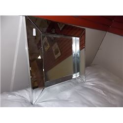 BOX MIRROR