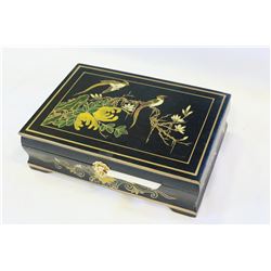 LACQUERED JEWELLRY BOX WITH CONTENTS