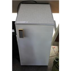 DANBY BAR FRIDGE