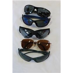 FIVE PAIR OF LOST PROPERTY FOSTER GRANT SUNGLASSES