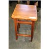 Image 1 : MAPLE BAR STOOL