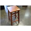 Image 2 : MAPLE BAR STOOL